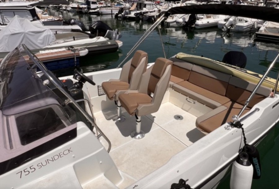 QUICKSILVER 755 SUNDECK - 8