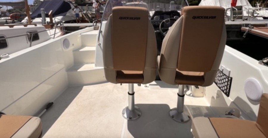 QUICKSILVER 755 SUNDECK - 14
