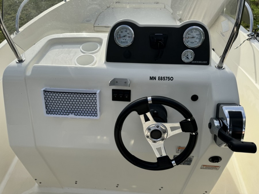 QUICKSILVER ACTIV 555 OPEN - 7