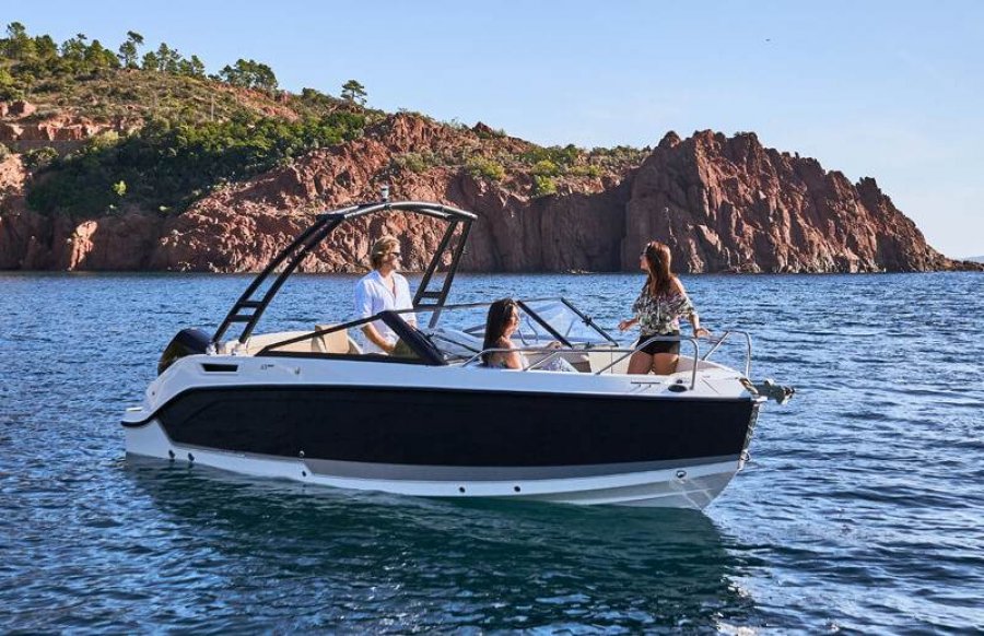 Quicksilver Activ 675 Bowrider
