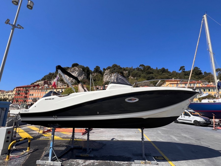 QUICKSILVER ACTIV 675 SUNDECK - 2