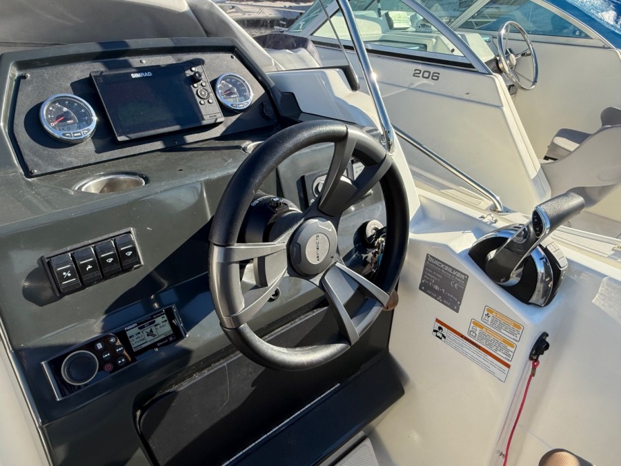 QUICKSILVER ACTIV 675 SUNDECK - 3
