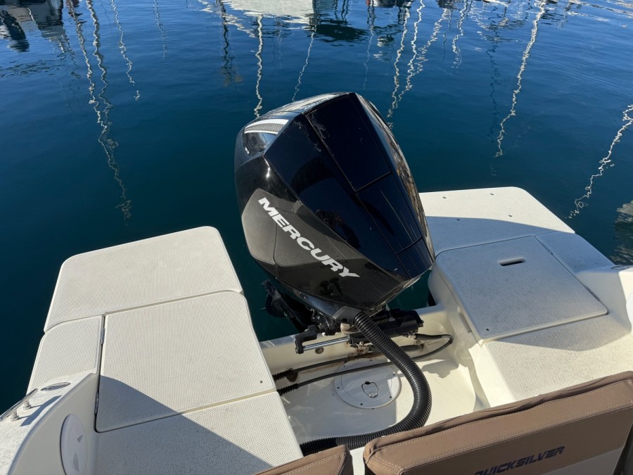 QUICKSILVER ACTIV 675 SUNDECK - 5