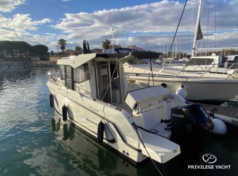 QUICKSILVER ACTIV 805 PILOTHOUSE - 1