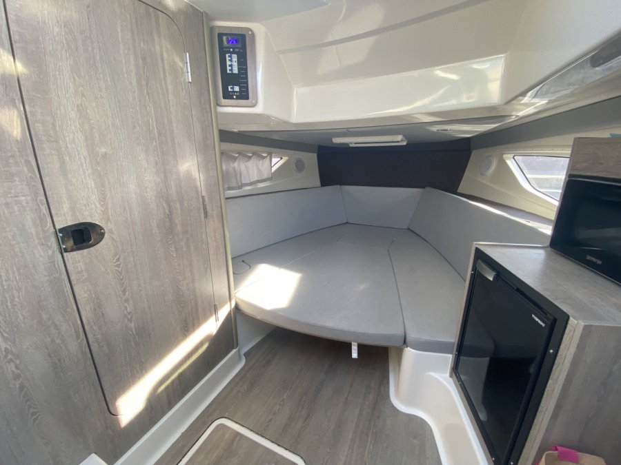 QUICKSILVER ACTIV 875 SUNDECK - 12