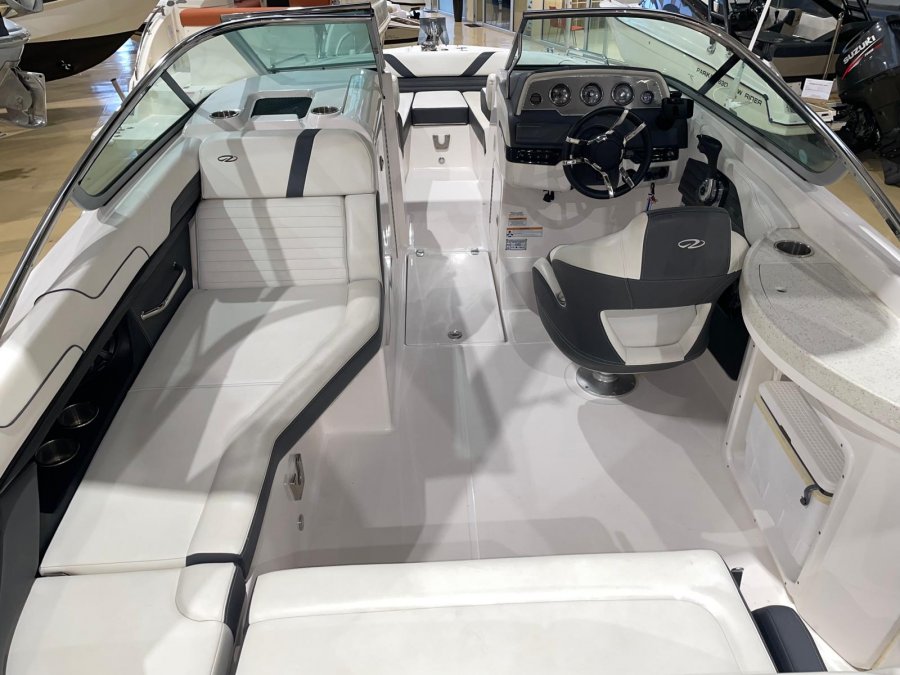 REGAL 24 FASTDECK - 5