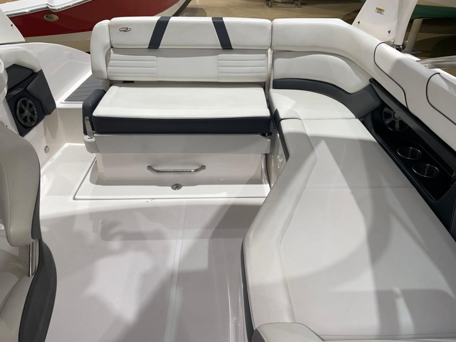REGAL 24 FASTDECK - 8