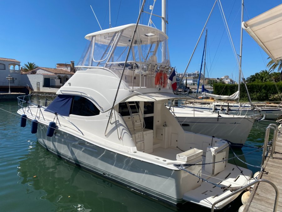 Riviera 37
