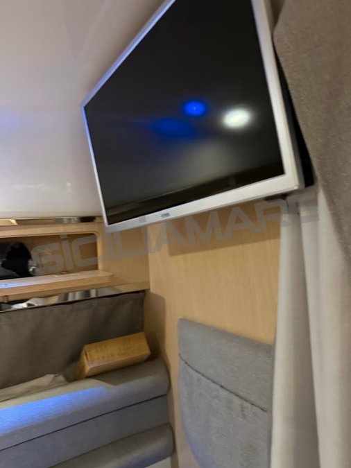 SAVER 750 CABIN - 11