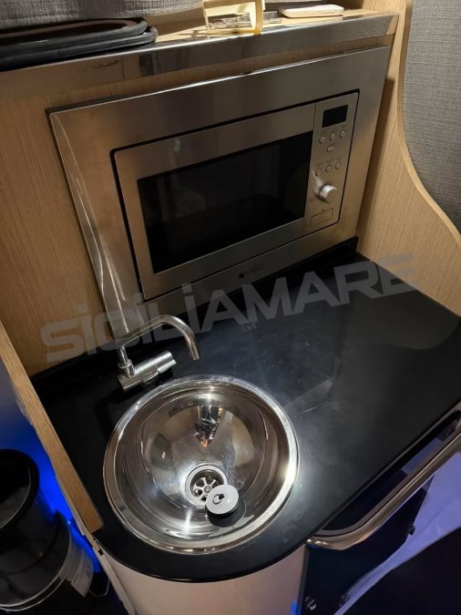 SAVER 750 CABIN - 12