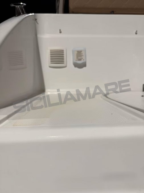 SAVER 750 CABIN - 19