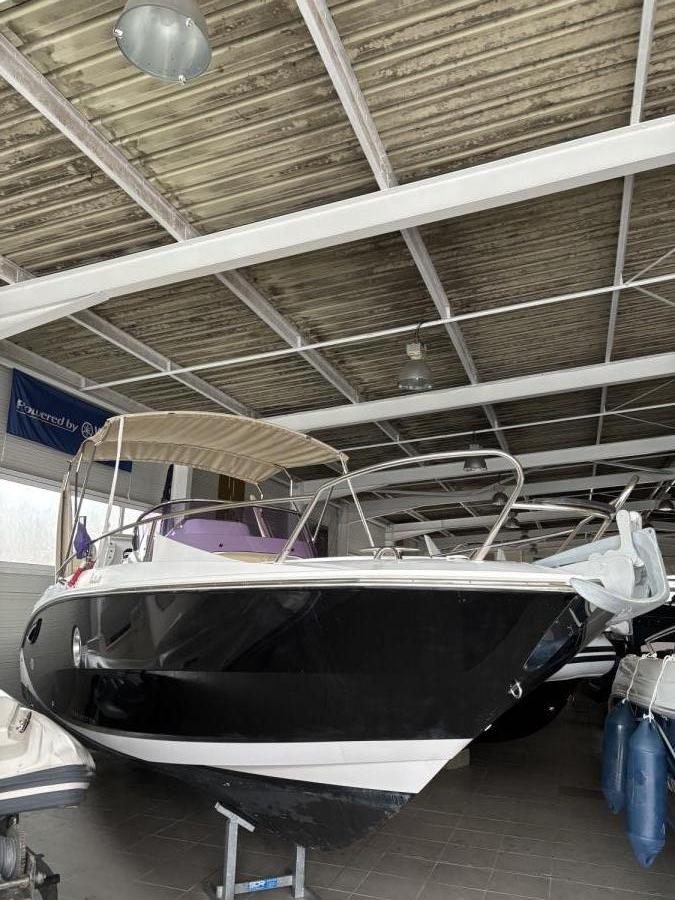 Sessa Marine Key Largo 27 Inboard